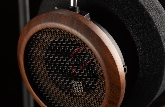 Offener Kopfhörer mit Walnussholz-Gehäuse