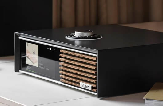 R610 Music Console und Sabre-R-Lautsprecher