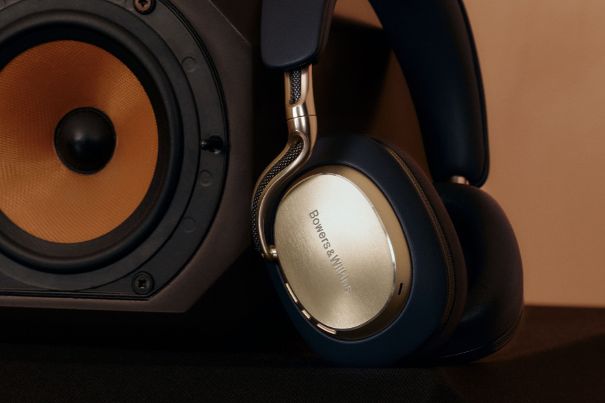 Px8 S2 in Blautönen: Midnight Blue und Pearl Blue für das Flaggschiff.