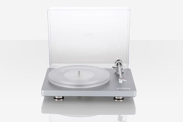 Clearaudio Compass: neues Subchassis-Laufwerk mit MM-System.