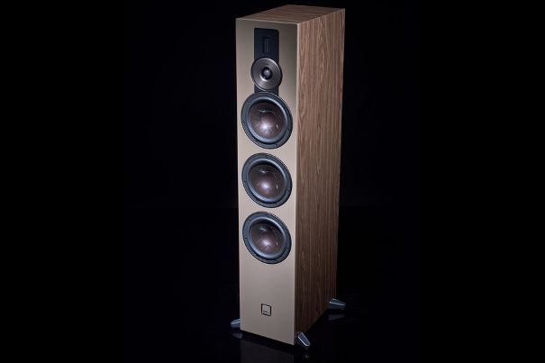 Der Standlautsprecher Sonik 9 ist das Flaggschiff der neuen Dali-Sonik-Familie.