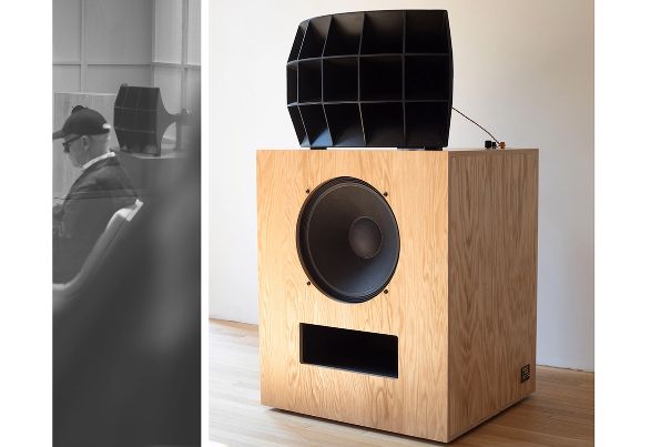 Original Ko-R2. Rechts die Ojas Replica mit klar getrenntem Aufbau aus Basschassis und aufgesetztem Horn.