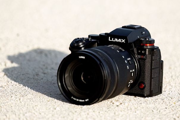 Panasonic Lumix DC-SRII.