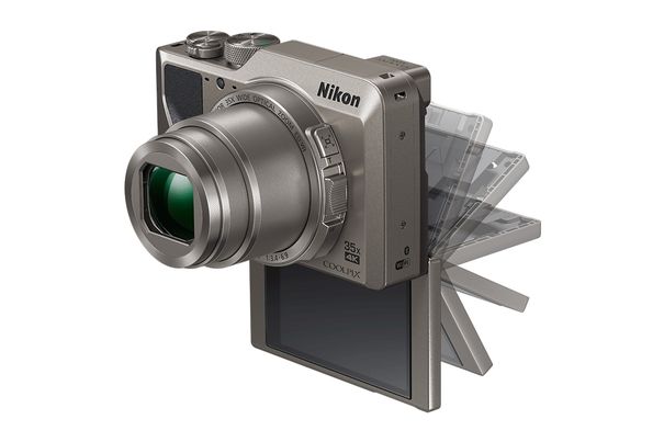 Ungewöhnliche Blickwinkel: Das neigbare Display der Nikon Coolpix A1000 ermöglicht Fotos aus unterschiedlichsten Winkeln ohne grosse Verrenkungen.