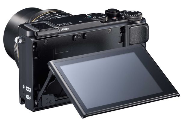 Der Touchscreen der DL24-85 f/1.8-2.8 und der DL18-50 f/1.8-2.8 ist neigbar, während er bei der DL24-500 f/2.8-5.6 neig- und drehbar ist