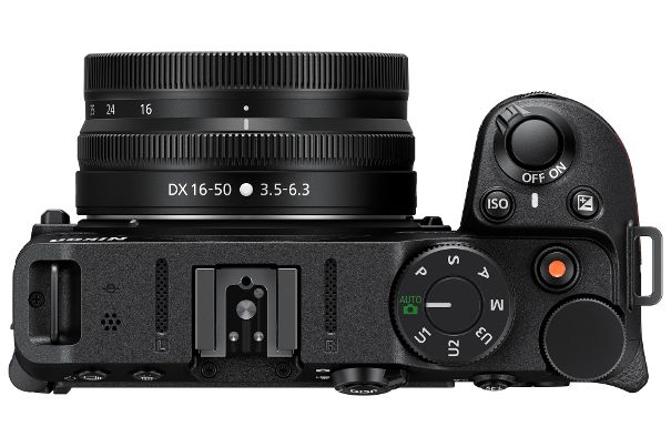 Müheloses Filmen: Die Aufnahmetaste der Nikon Z 30 befindet sich auf der Oberseite und ist in jeder Ausrichtung leicht zugänglich.
