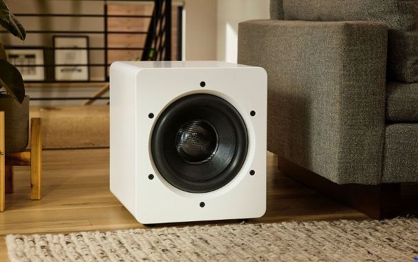 PS Audio Foundry F12: Subwoofer mit DSP-Raumkorrektur.