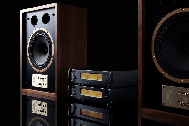 TEAC AP-507: kompakte Endstufe mit hoher Leistung.