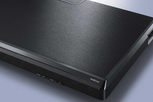 Die Soundplate SRT-1500 kann dann MusicCast den TV-Ton ins ganze Haus verteilen