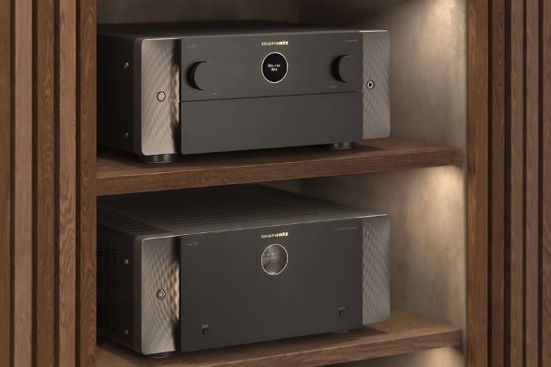 Mit dem AV 20 und AMP 20 präsentiert Marantz zwei neue Kompo­nen­ten, die Referenz‑Heimkino neu definieren.