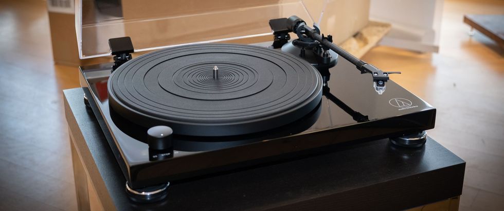 Test des Plattenspielers Audio-Technica LTW50PB