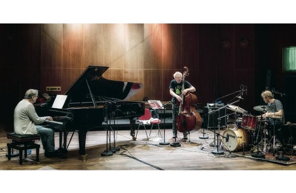 Eine der besten akustischen Jazz-Aufnahmen überhaupt: «Contra La Indecisión» vom Bobo Stenson Trio wurde 2017 im Auditorio Stelio Molo RSI, Lugano, aufgenommen.