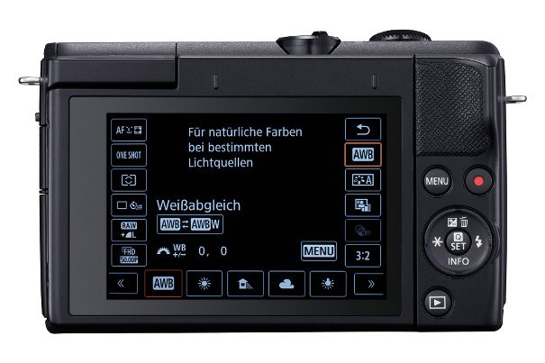 Überschaubar und schick: wenige Bedienungselemente an der Rückseite der Canon EOS M200. Rechts der Cursor-Kreis mit der Schnelleinstellung/SET-Taste, auf dem Display die direkt veränderbaren Aufnahme-Parameter.