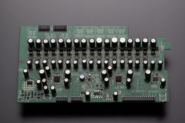 Ein neu entwickeltes DAC-Board mit doppelten 8-Kanal-32-Bit-Chips von ESS Sabre ist für die HiRes-DA-Wandlung zuständig.