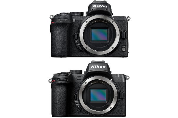 Vorne kaum Änderungen: An der Kamerafront wurde bei der Nikon Z50II (unten) ausser der Beschriftung nicht viel verändert. Auch die Auflösung des Sensors ist mit 20,9 Megapixel gleich geblieben.