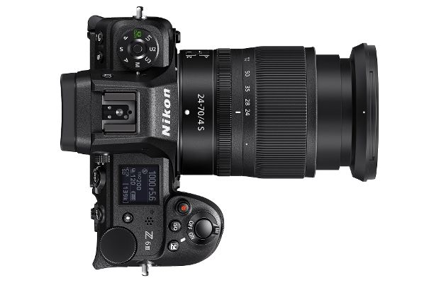 Übersichtlich: Die Nikon Z6 III lässt sich über das Funktionswahlrad links und die beiden Einstellräder rechts hinten und rechts vorne sowie viele Direkttasten zügig und sicher bedienen.