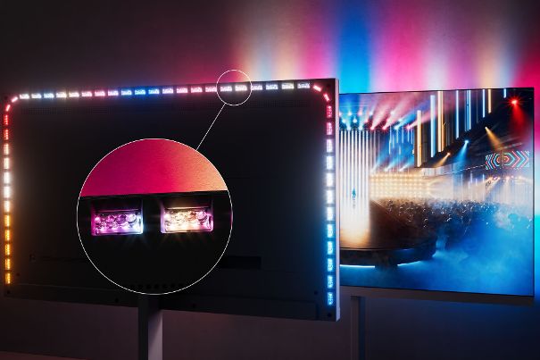 Das neue Ambilight plus fasziniert mit noch höherer Farbpracht und sorgt für ein einnehmendes Fernseherlebnis.