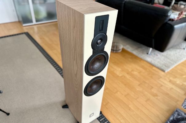 Die Dali Sonik 7 – für alle, die audiophilen Klang mit begrenztem Budget suchen, ohne Kompromisse einzugehen: Räumlich, transparent und feinzeichnend, weit jenseits ihrer Preisklasse.